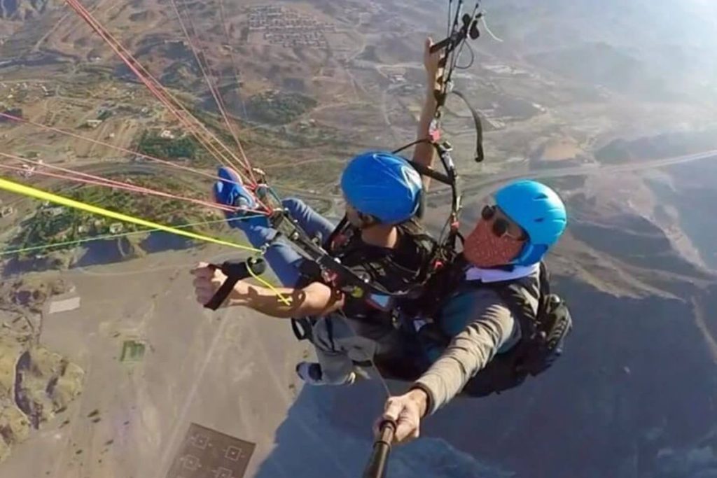 Paragliding in Hatta Mountains, UAE